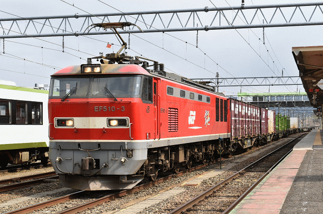 EF510牽引の4094列車（大館駅）