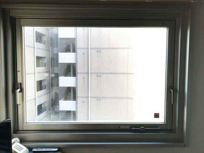 松山シティホテルの窓