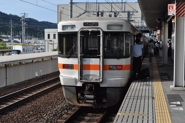 313系を米原駅で撮影