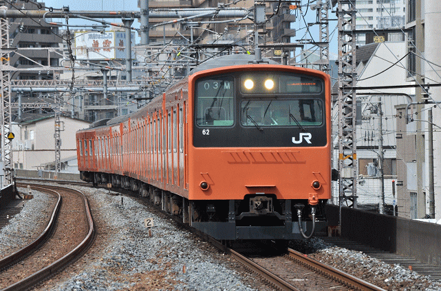 福島駅で201系を撮影