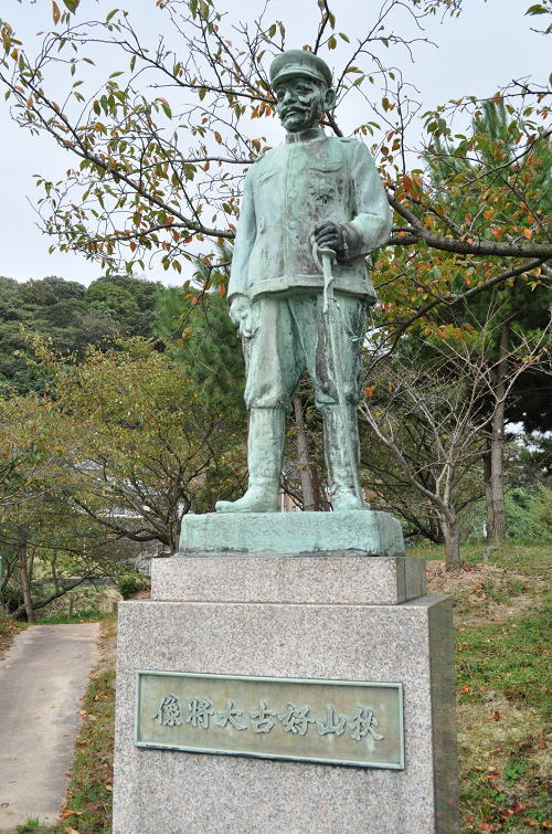 秋山好古大将像