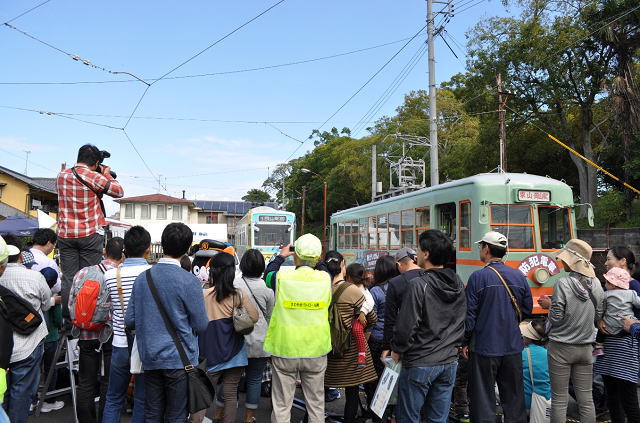 ３００５号「防犯電車」の発車式