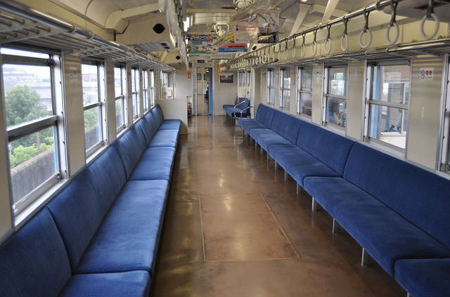 キハ３７－１０１車内