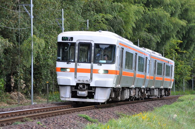 キハ２５による９３０Ｃ亀山行