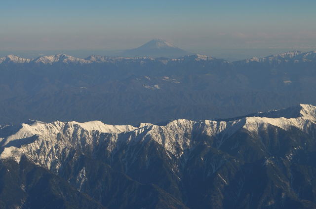 飛行機より中央アルプス、南アルプス、富士山