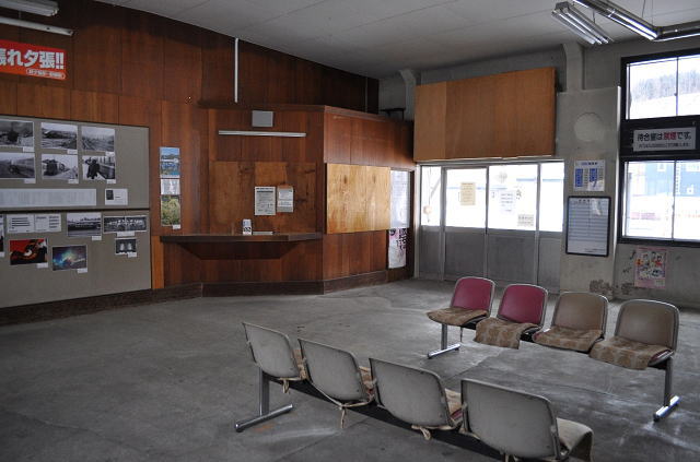 清水沢駅の駅舎内