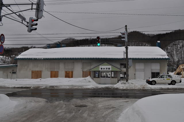 清水沢駅の外観