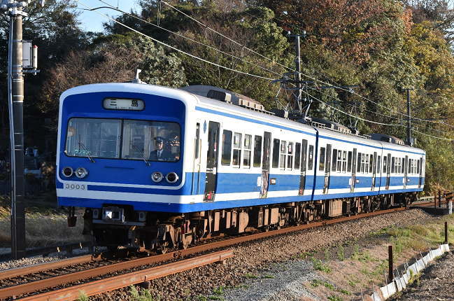 北沢踏切で撮影した伊豆箱根鉄道
