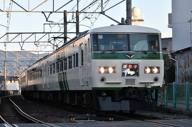 踊り子114号（三島田町駅）