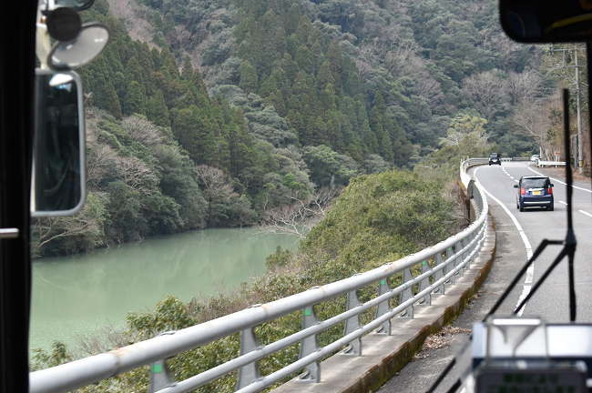 国道219号線の車窓の一ノ瀬川