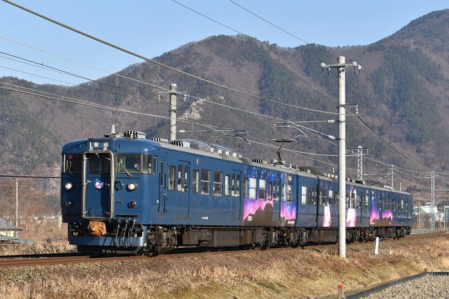 115系S2編成「佐久地域星空トレイン『晴星（ハレボシ）』」ラッピング車