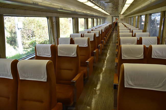 350型きりふりの車内