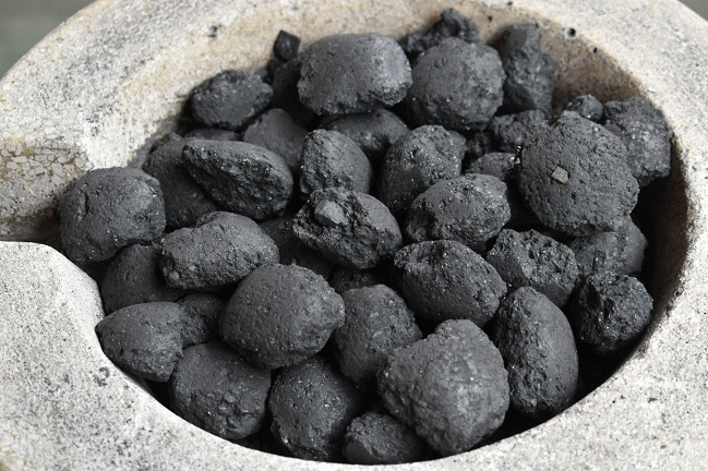 こども汽車の燃料のピッチ練炭