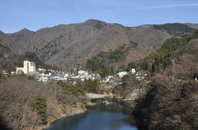 野岩鉄道の川治温泉付近の車窓