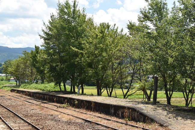 阿木駅に放置された列車交換施設