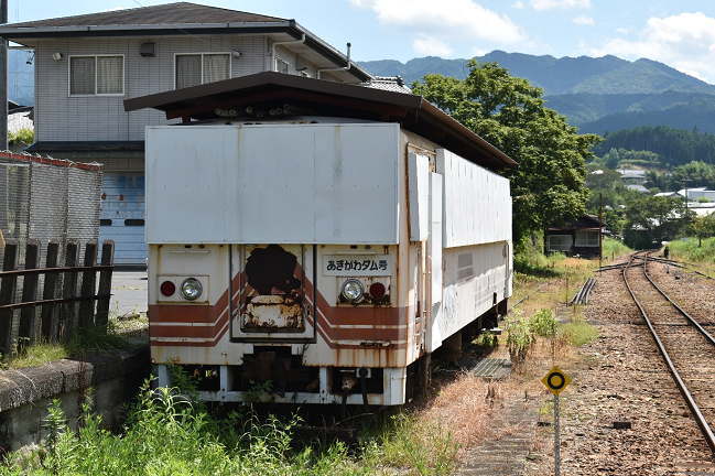 阿木駅の構内で消防団の倉庫として使用されているアケチ2