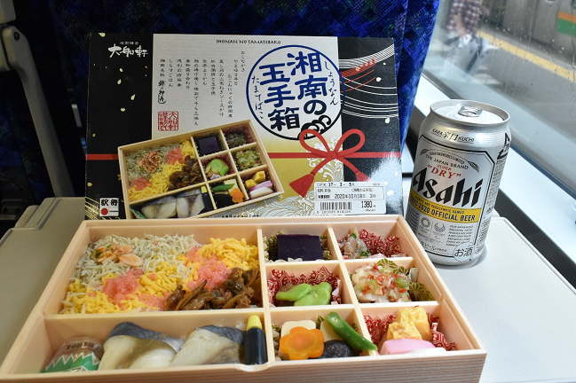 「湘南の玉手箱」（㈱大船軒・1380円）