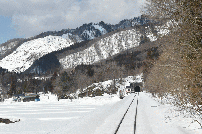 戸沢駅付近の秋田内陸縦貫鉄道