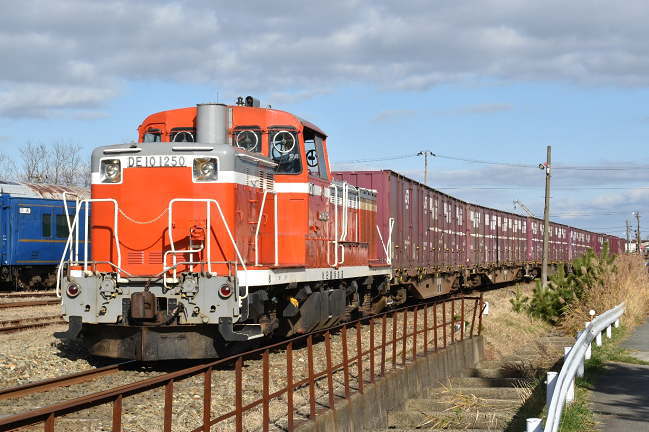 秋田臨海鉄道の貨物列車
