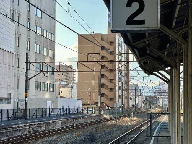 尾道駅から見たホテル・アルファ-ワン尾道