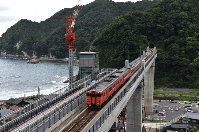 餘部橋梁を渡るキハ47形