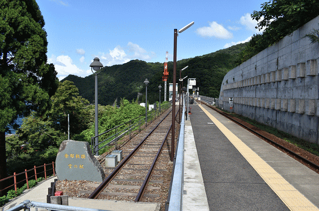 餘部駅のホーム