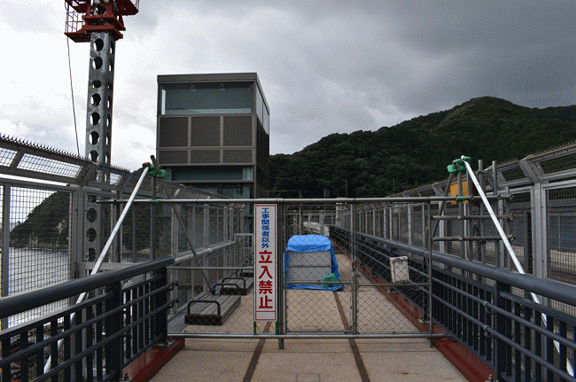 餘部駅で工事中の、展望施設空の駅