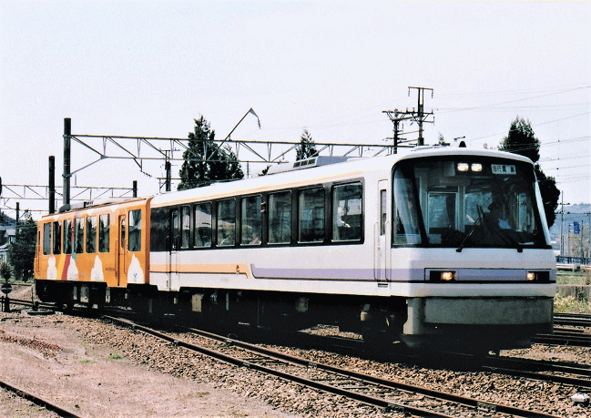 10年前に鷹巣で撮影した急行列車（AN8900形とAN2000形）