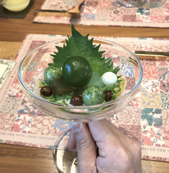 青梅と大葉のデザート（或る列車）