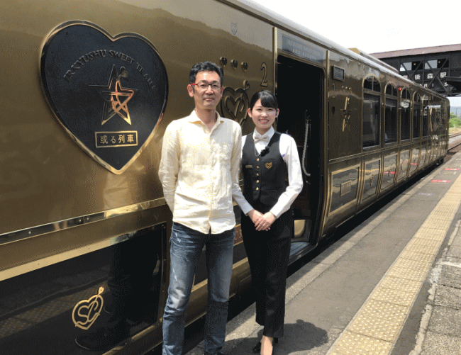 或る列車の美人アテンダントさんと記念撮影