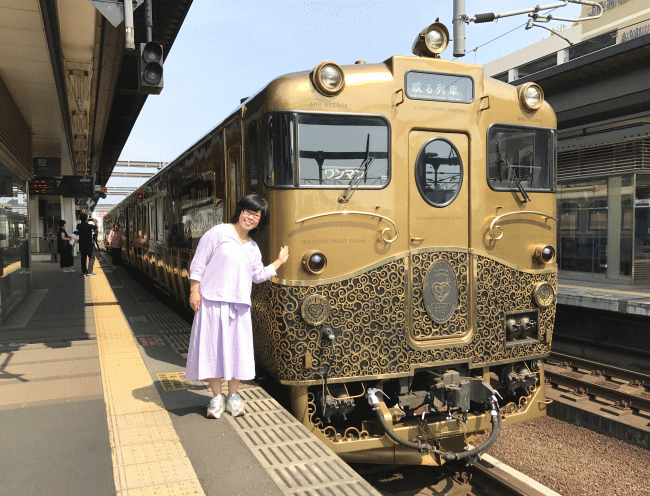 大分駅で或る列車と一緒に記念撮影