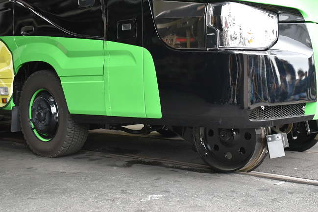 DMVのタイヤと車輪