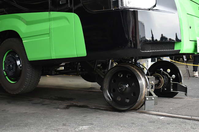 車輪を持ち上げる