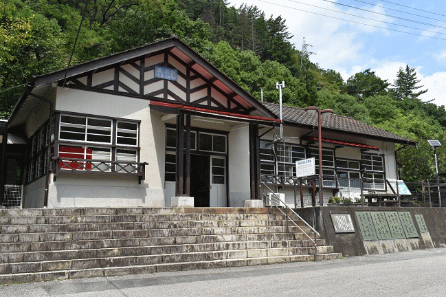 登録有形文化財の通洞駅