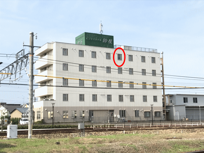 ビジネスホテル鈴屋の外観