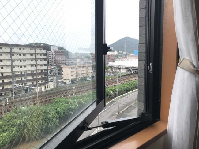 ビジネスホテルはやし（下関）の窓の開き具合