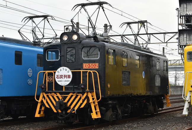 東武鉄道の電気機関車風塗色になったデキ201