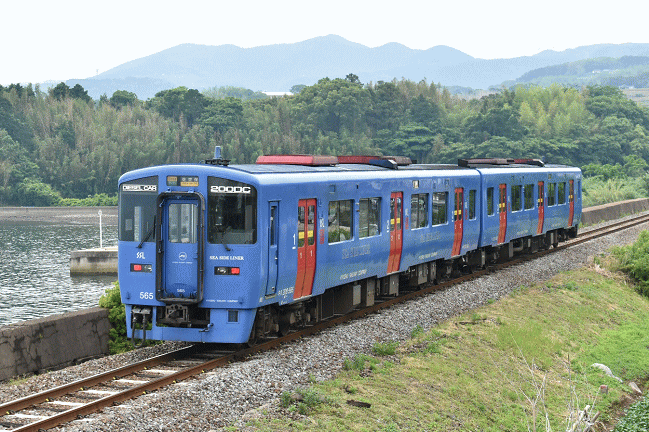 キハ200系による佐世保行区間快速「シーサイドライナー」