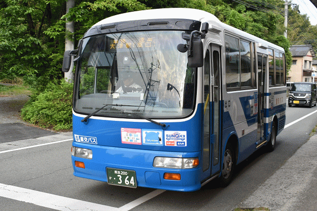 快速バス「南郷ライナー」の小型バス・リエッセ