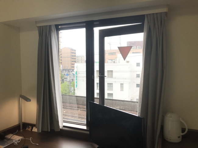 コンフォートホテル堺の窓辺の様子