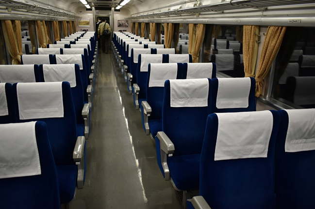 14系客車の簡易リクライニングシート