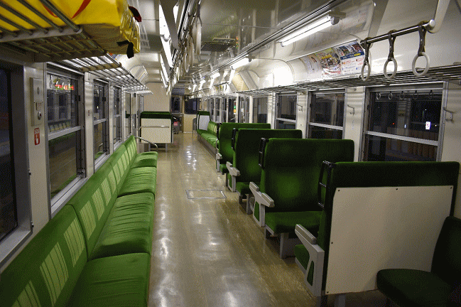JR四国の1000系の車内の座席