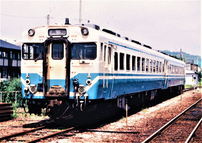 土佐山田駅に留置中のキハ58系