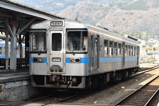 阿波池田駅の1000系