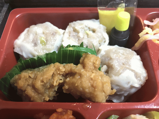崎陽軒のシウマイと油淋鶏