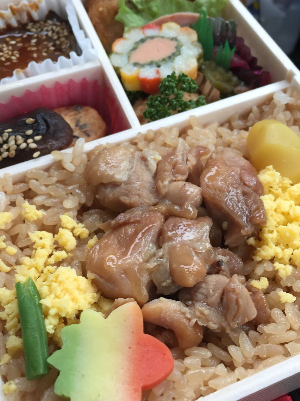 特上鶏めし弁当(大館駅)の中身
