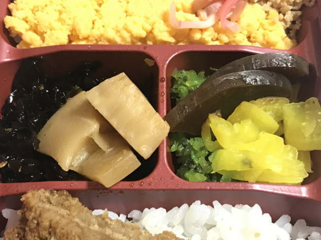 トンかつ菜の花弁当の副菜