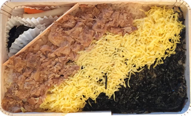 かしわめし復刻版（鳥栖駅）の中身