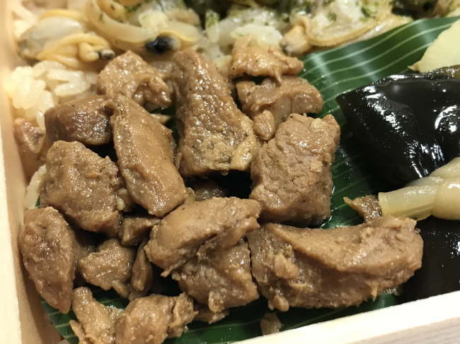 浅草観音裏の深川めしの鶏肉煮