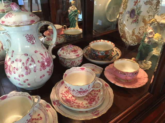 元祖日昇堂日光本店のギャラリーのマイセンの食器